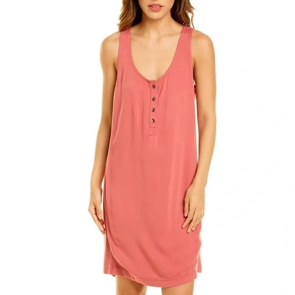 Splendid Coral Midi Dress - Picture 1 of 4